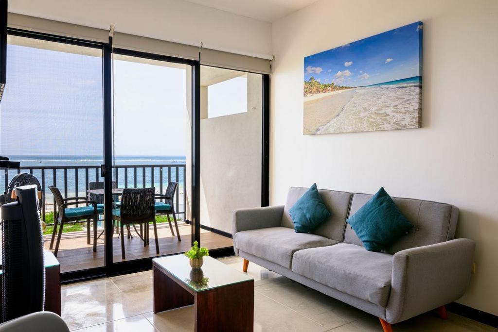 פוארטו מורלוס Vela'S Condos Ocean Front מראה חיצוני תמונה