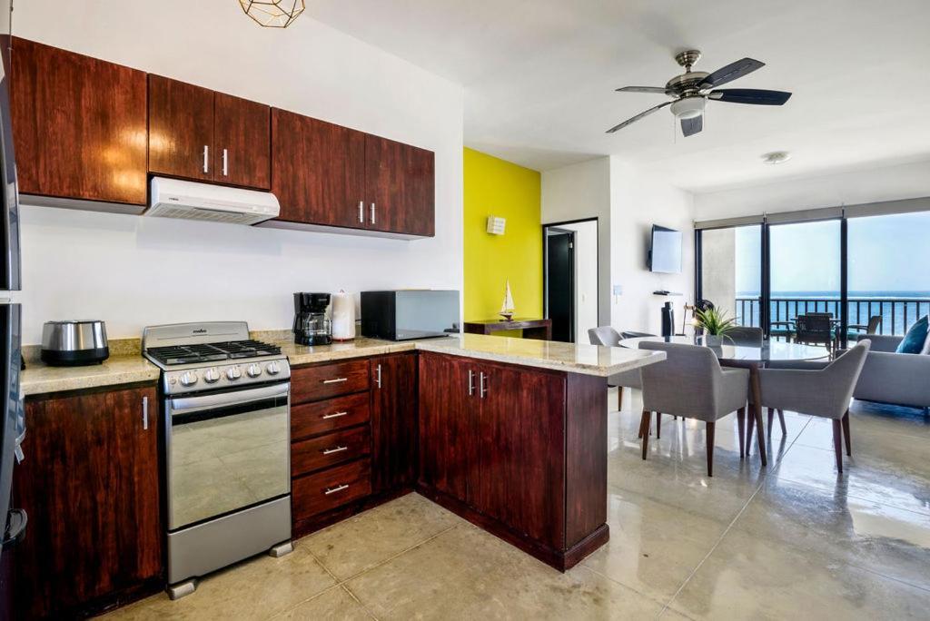 פוארטו מורלוס Vela'S Condos Ocean Front מראה חיצוני תמונה